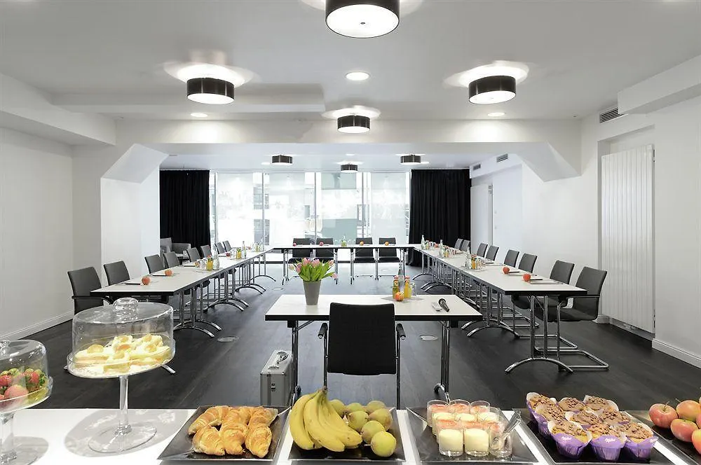 Hotel Amano Duesseldorf 3*, Dusseldorf