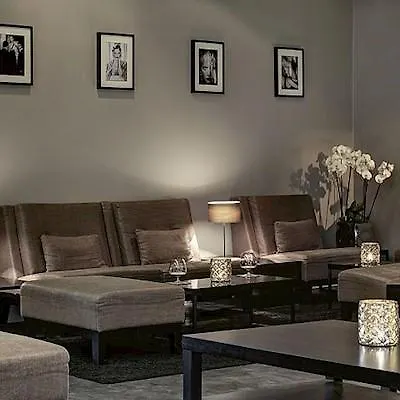 Hotel Amano Duesseldorf 3*, Ντίσελντορφ