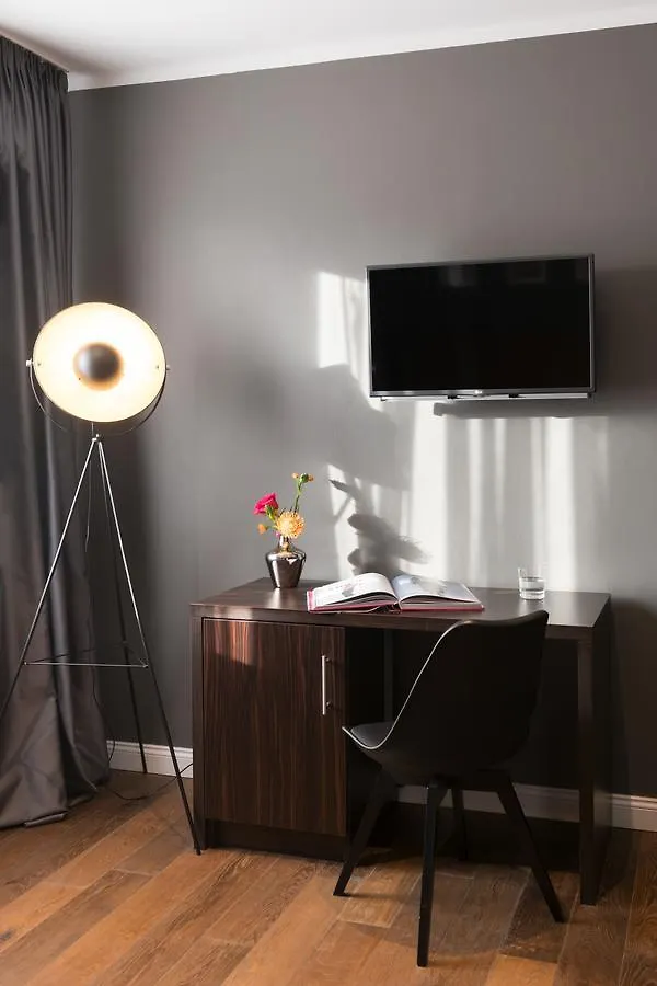 ***  Hotel Amano Duesseldorf Németország